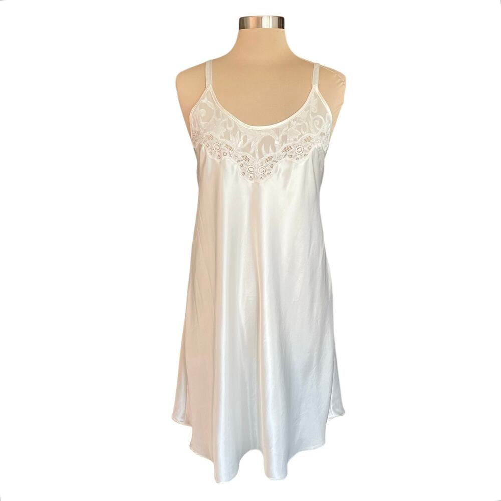 Best United Garment Co. Lingerie Cream Slip / Slip Dress Sz MED Satin and Lace‎